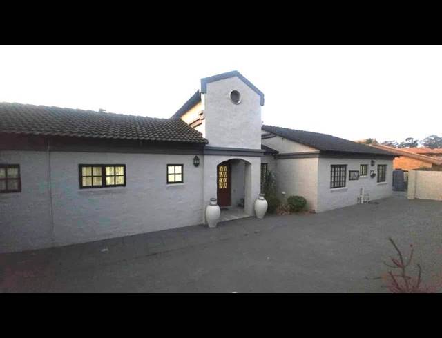5 BEDROOM HOUSE FOR SALE IN NINAPARK